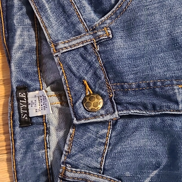 Appliqued jeans, sz 8 - Picture 4 of 7